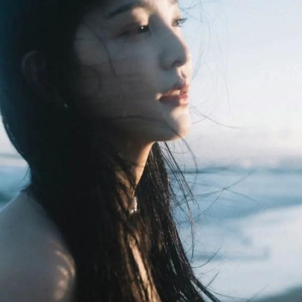 六岁皇子被偷听心声父皇你别退位